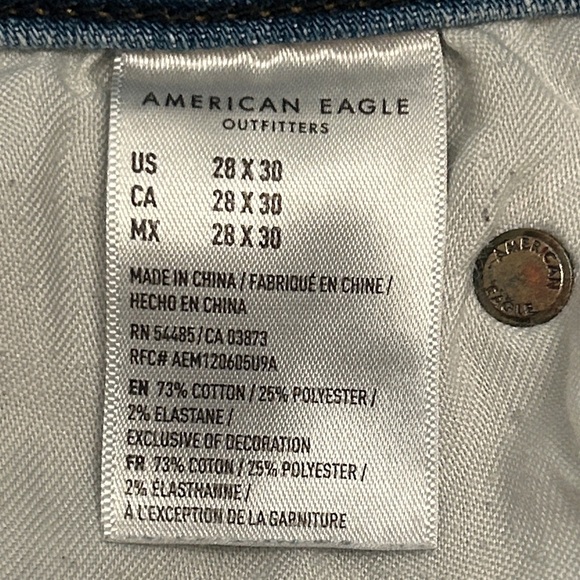 American Eagle Outfitters Light Blue Distressed Jeans - Picture 13 of 13